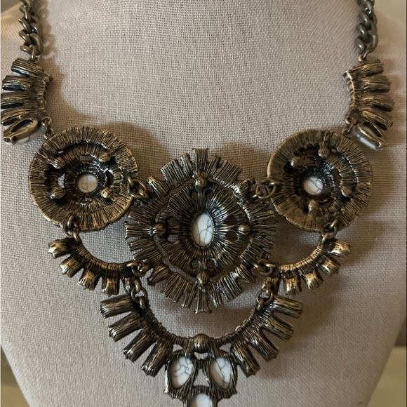 Statement Necklace - Picture 5 of 6